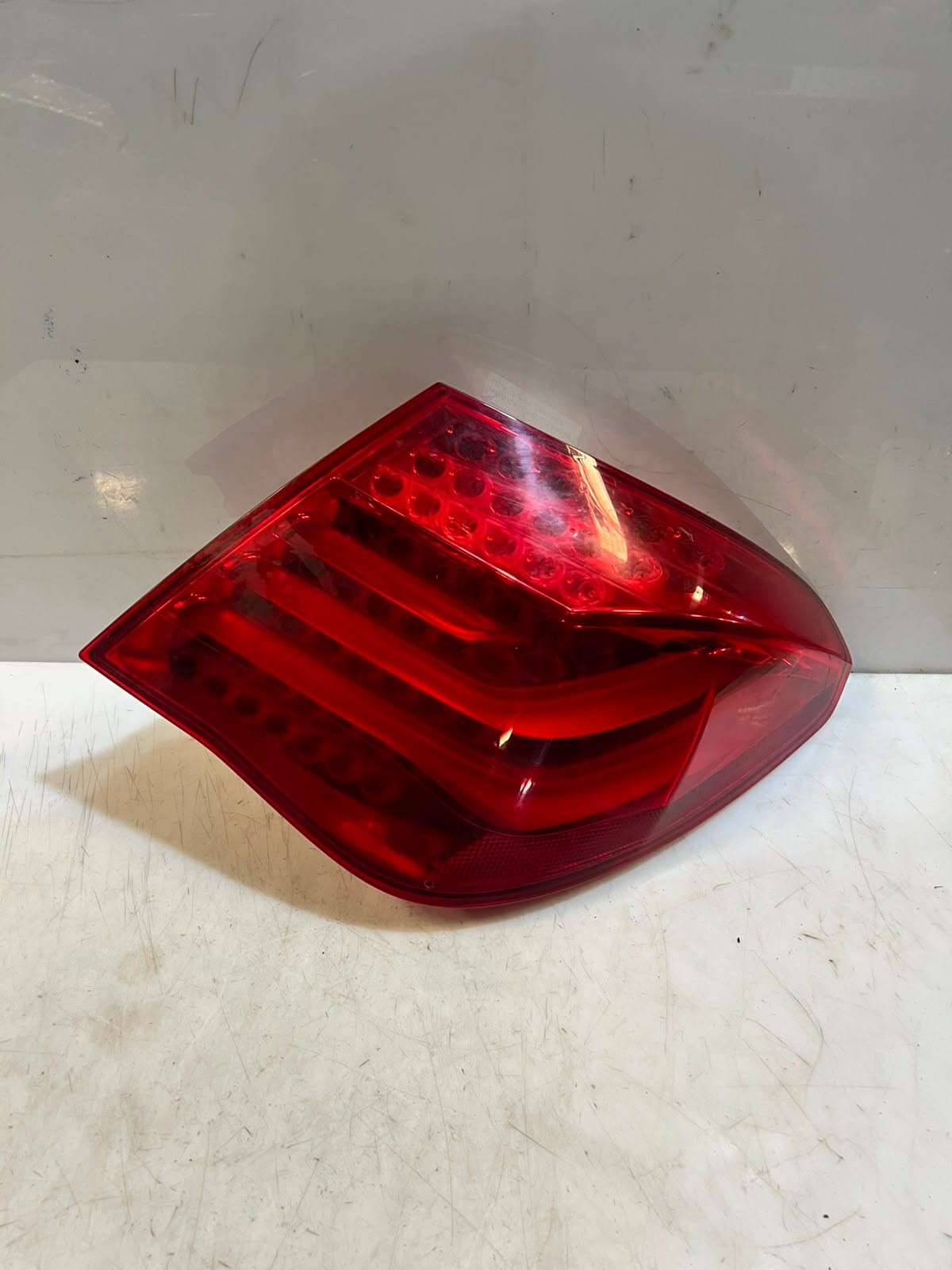 2009-2012 BMW 7 Series F01 F02 750i N63 Right SIDE Tail Light 7182202 LHD OEM
