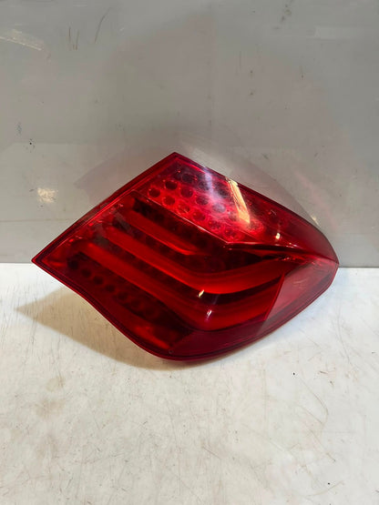 2009-2012 BMW 7 Series F01 F02 750i N63 Right SIDE Tail Light 7182202 LHD OEM