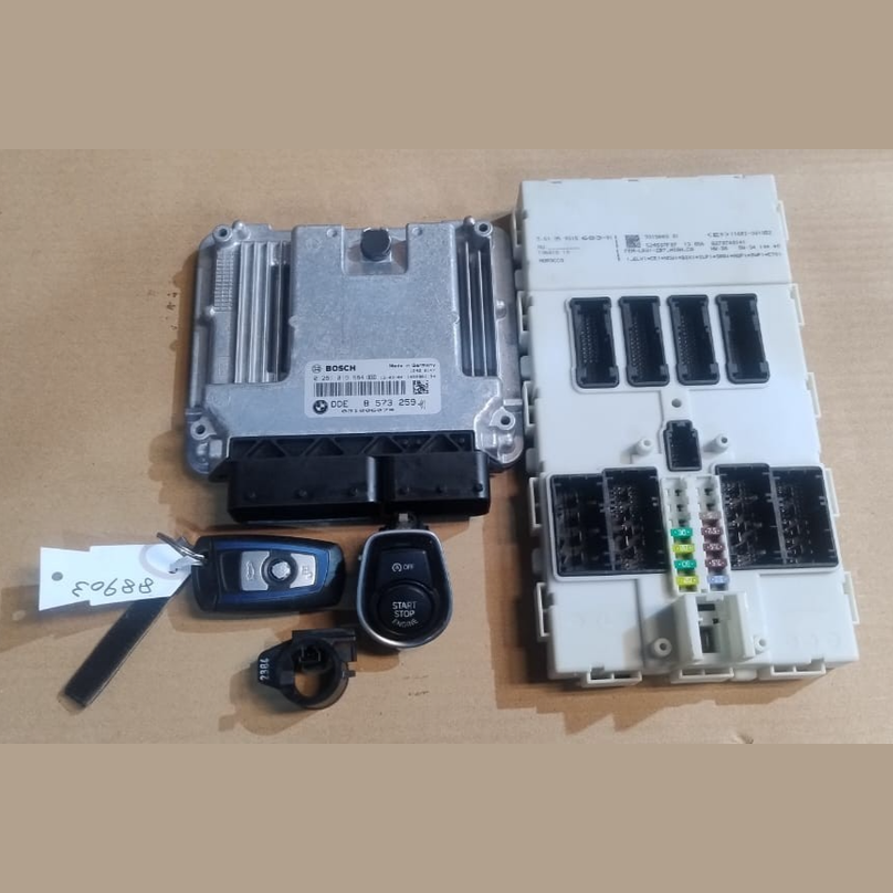 OEM BMW 320d N47N F30 2013 ENGINE CONTROL UNIT DDE ECU KIT  USED - 8573259