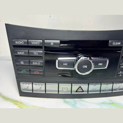 Mercedes-Benz w218 Radio Audio Head Unit CD Player  A 218 900 87 02 OEM