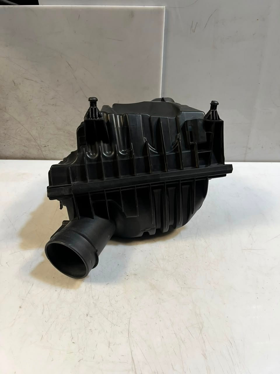 2015-2021 BMW X1 2' F45, F46, F48, F49, F55 Air Filter Box 7609482 OEM