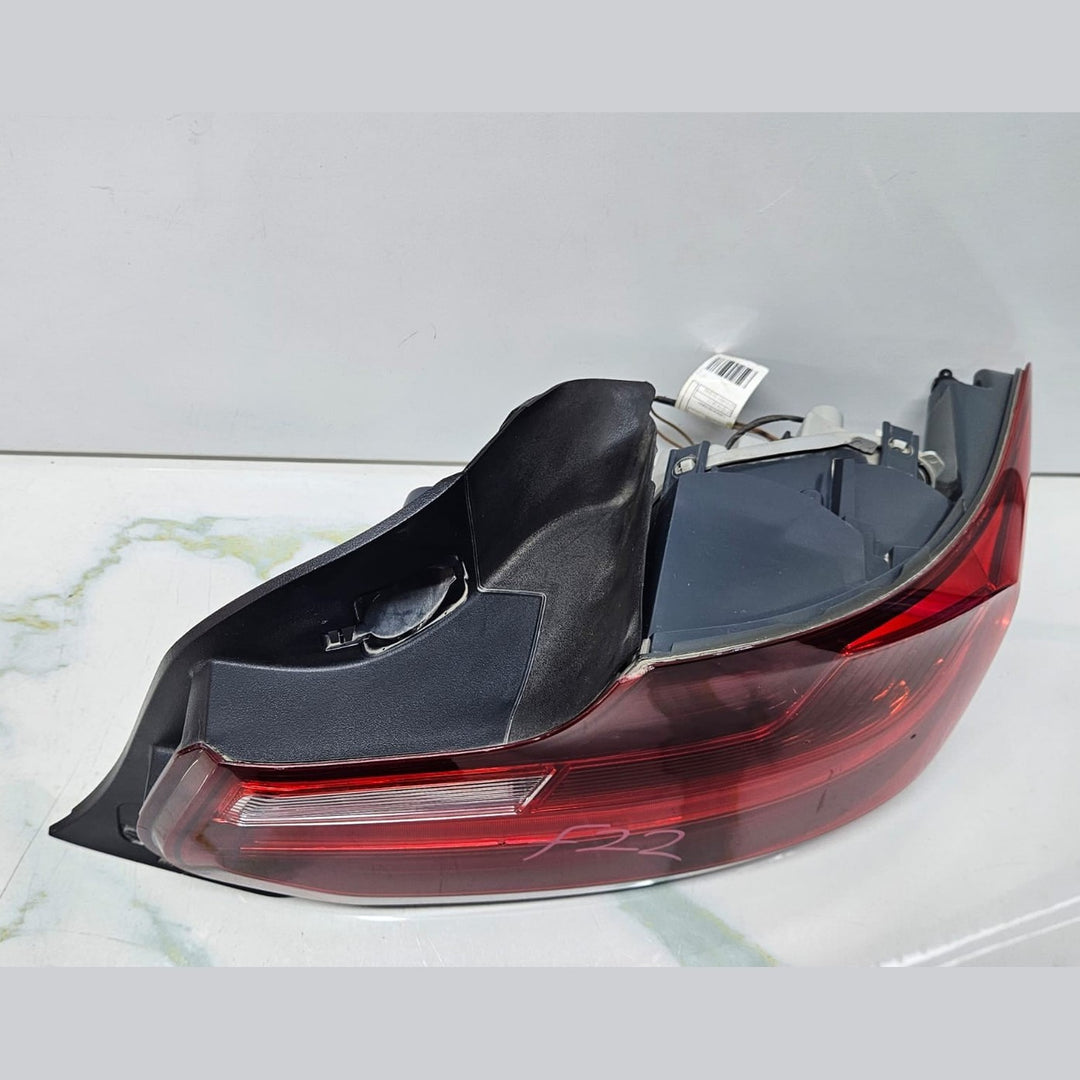 BMW 2 Series F22, F23, F87 Rear Right Side Light Tail Light Assembly 7295424 OEM
