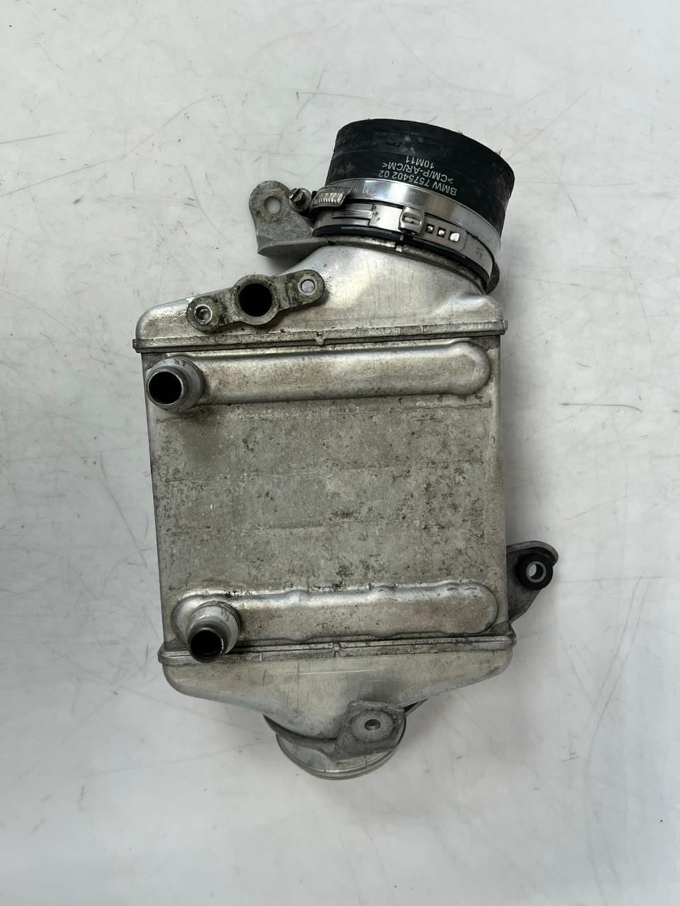 2010-16 BMW 550i 5' 6' X5 F15 X6 N63B44B LEFT Turbocharger Intercooler 7575405