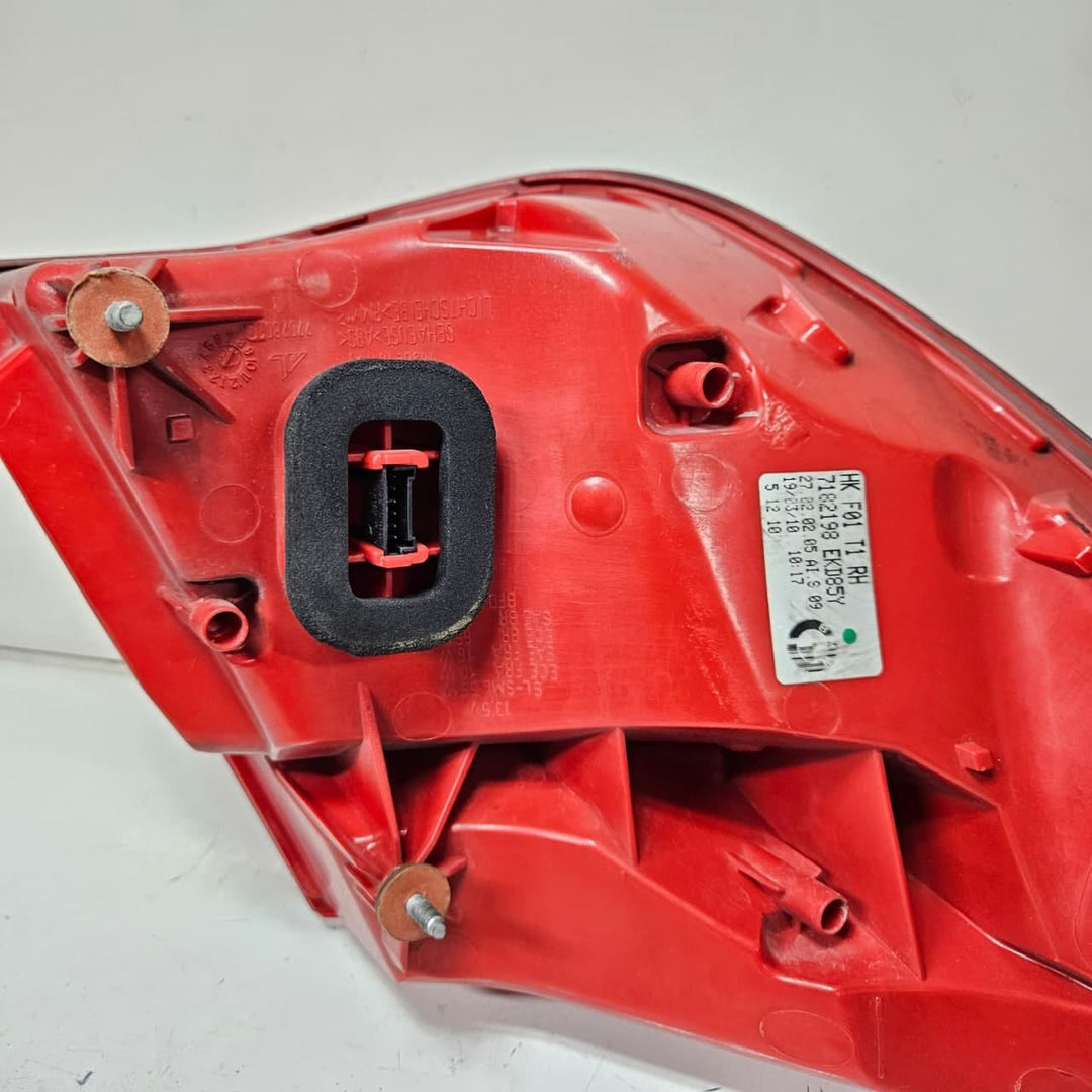 7182198-2008-2015 BMW 7 Series F01 F02 F03 F04 Taillight Right Side OEM