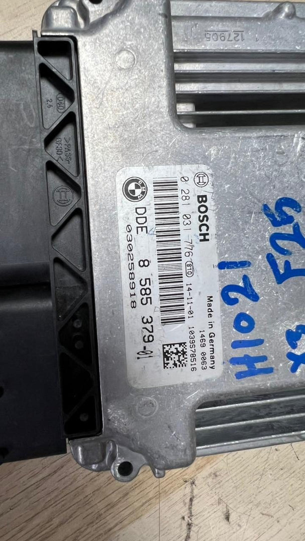 BMW Engine Control Unit 8585379 X3 F25 N57D30A 3.0 DIESEL ECU UNIT 