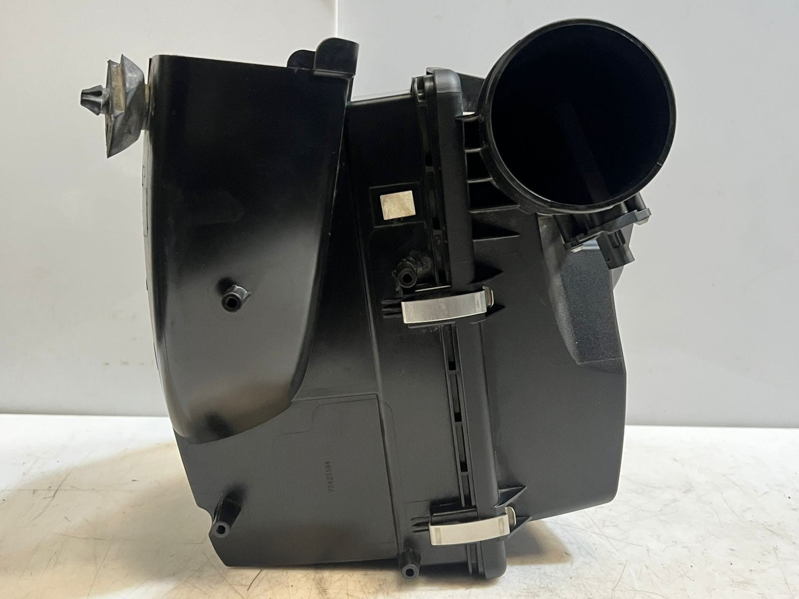 2019 BMW 330i 3 Series G20 G21 G22 G26 G42 Air Filter HOUSING INTAKE Box 8580426