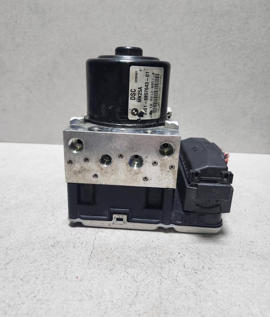 2011-2017 BMW X3 Abs Brake Pump Control Module 6857644 X3 F25 and X4 F26