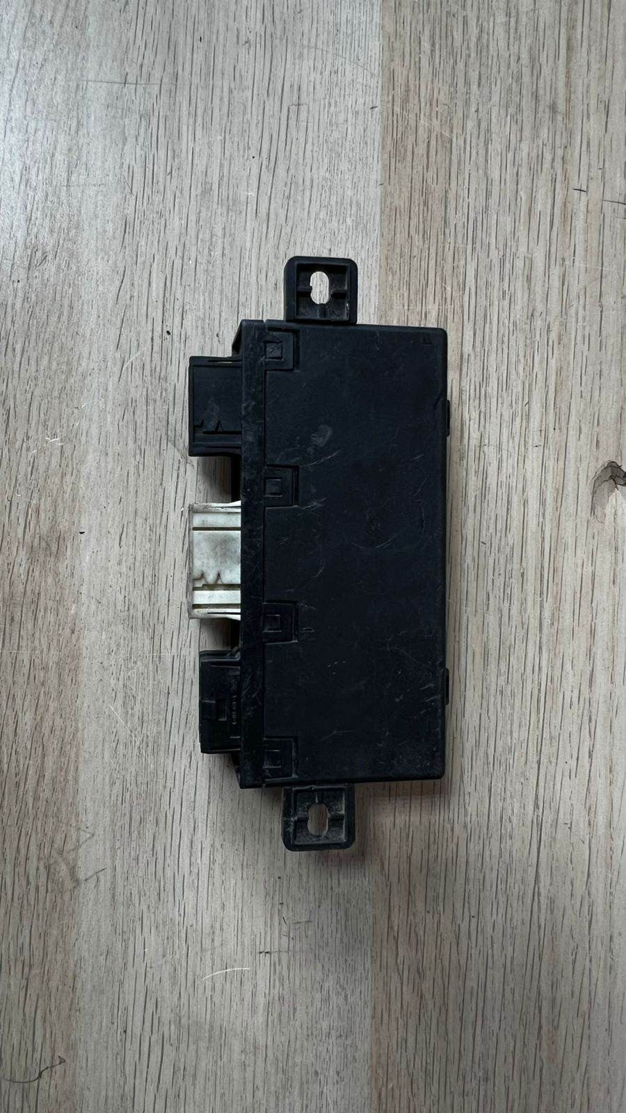 BMW 5 series E39 DOOR CONTROL MODULE PM BFT MIRROR WINDOW ECU 6904250