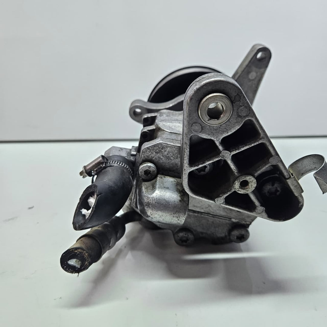 6796462-2006-2013 BMW X5 E70 3.0L N57 Diesel Power Steering Pump OEM