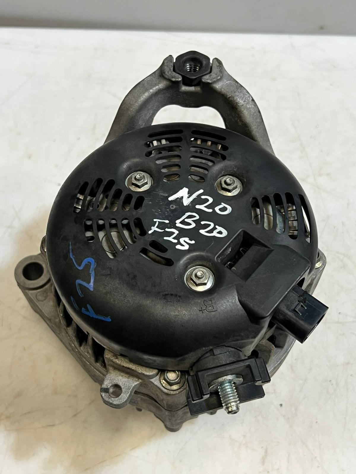 2014-2016 BMW 520i F10 F11 F20 E84 320i 520i 528i Alternator GENERATOR 7605478 