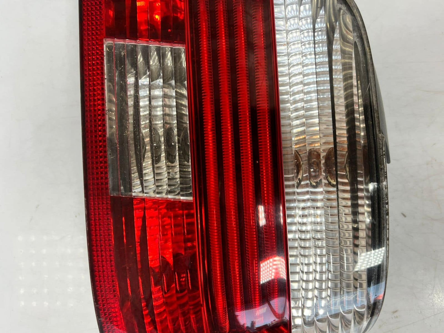 2001 BMW 530i 5 Series E39 sedan RIGHT SIDE Tail Light Assembly 6902528 OEM