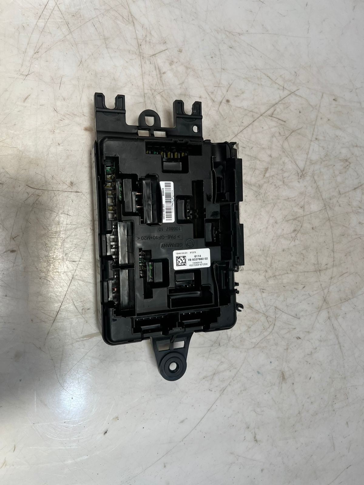2014-2016 BMW 1 Series F20 and 2 Series F22 F23 428i Rear Fuse Box 9337880 OEM