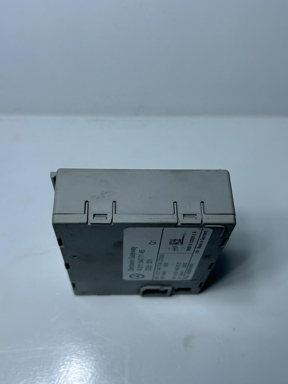 2004-2008 Mercedes-Benz E classCLS350 Central Gateway Control Module A2115407145