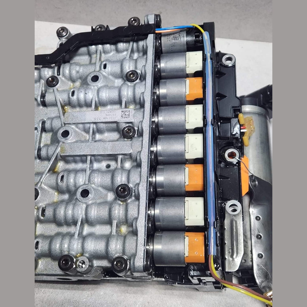 2012-2016 BMW 320i 520i Transmission Valve Body Mechatronics 8hp45 0260550087 