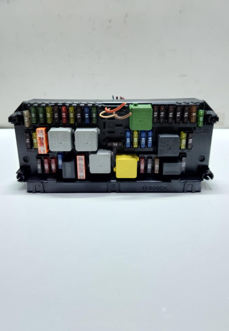 10-16 Mercedes-Benz W212 W204 Front SAM Module Relay Fuse Box A212 9006824 OEM