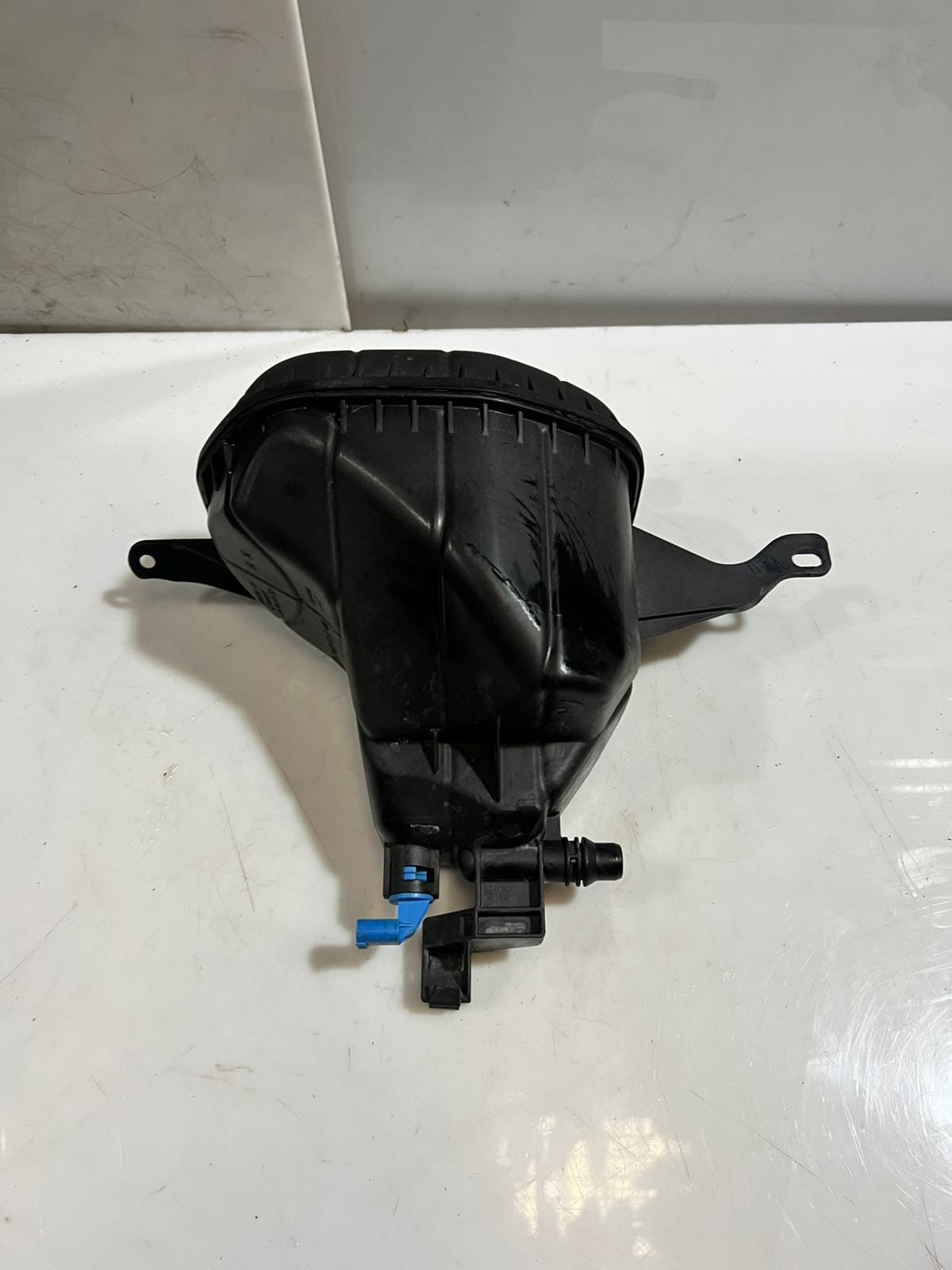 2011-2016 BMW 528i Coolant Expansion Tank 7601950