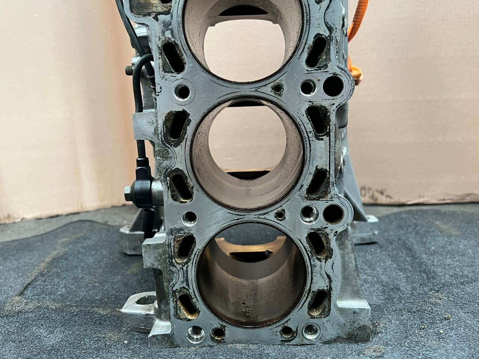 BMW 530i 3' 5' E83 E39 E60 E46 M54 ALUMINIUM inline-six Engine Block 7502903 OEM