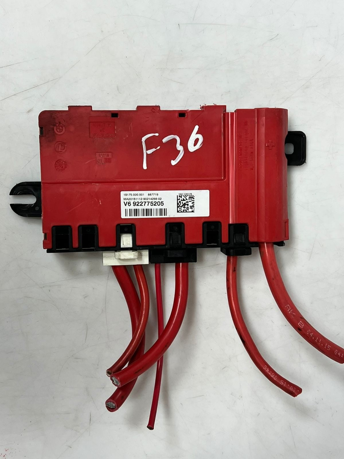 12-16 BMW 328i  F30 F31 F34 Battery Power Distribution B+ FUSE Box 9227752 OEM