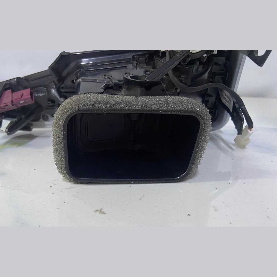 OEM BMW G05 F95 G06 F96 G07 Air Vent Fresh Air Grill Left 9399469