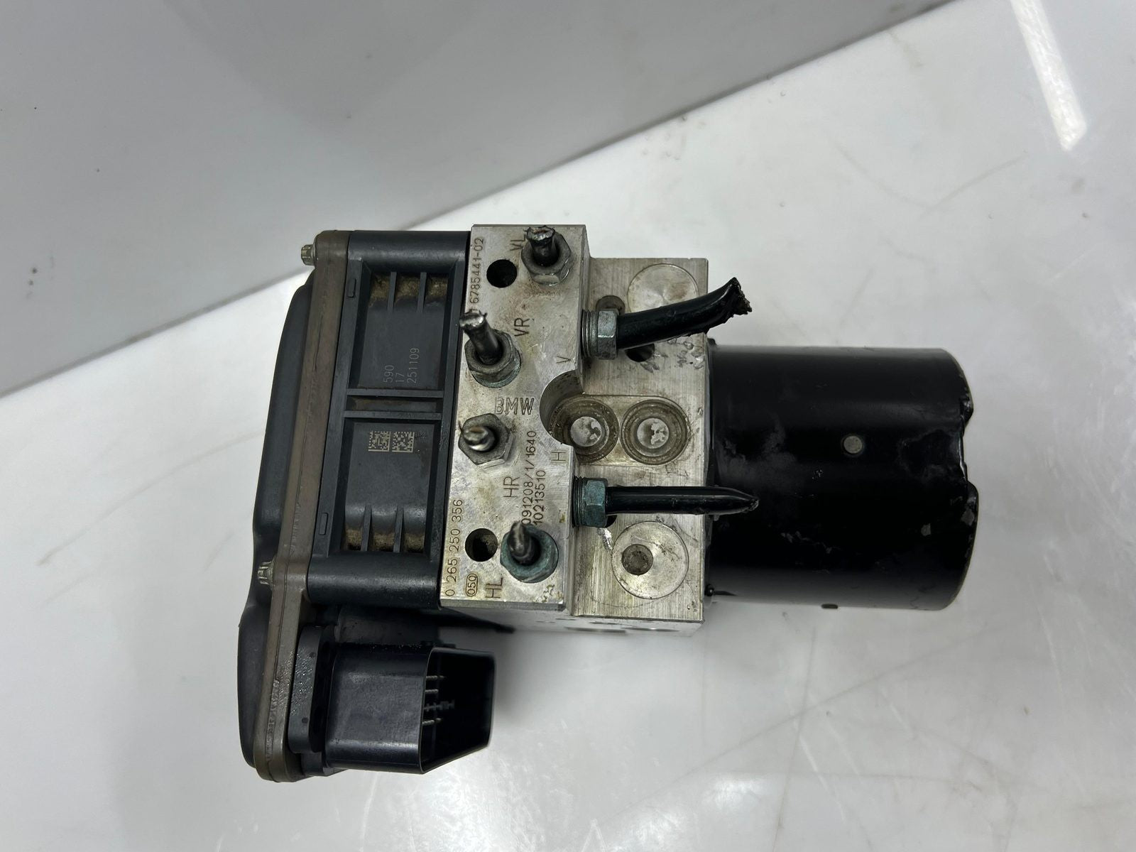 2009 BMW 7 Series F01 F02 F03 F04  740d 3.0L diesel Abs Pump 6795073