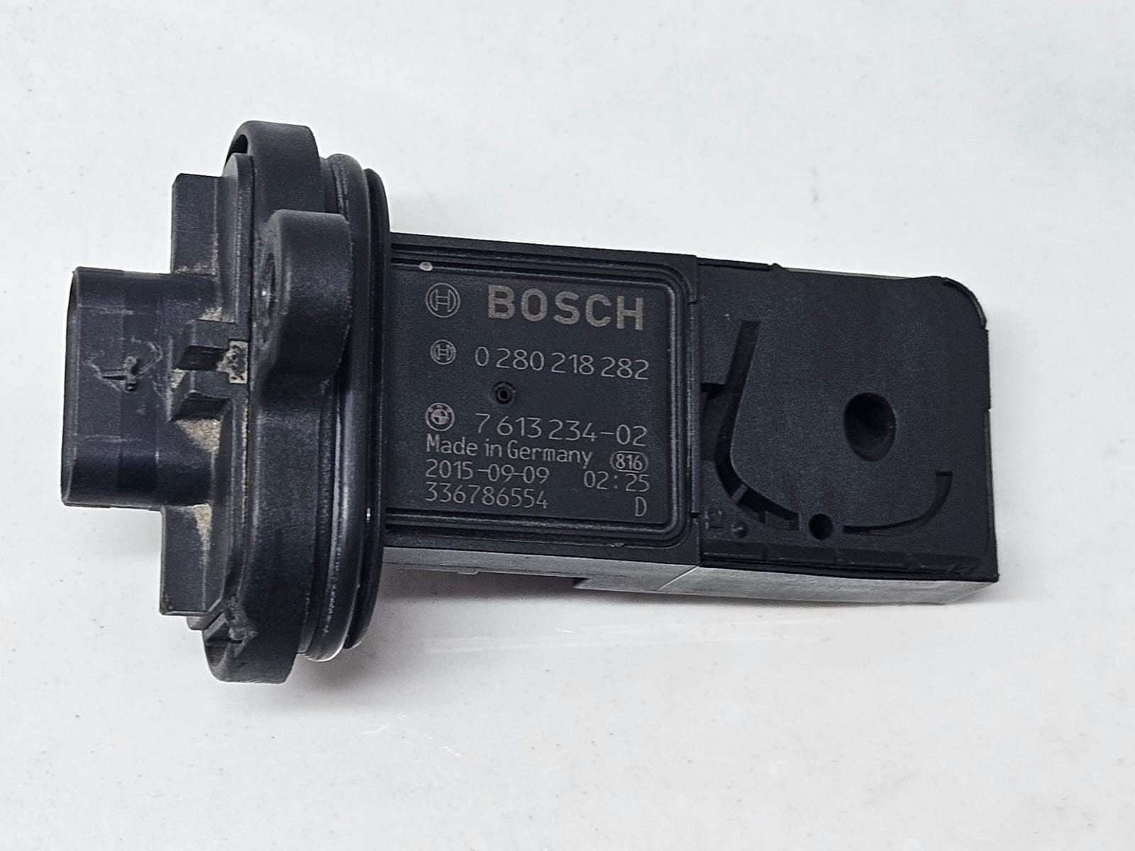 2013-2017 BMW 750i 7 Series F01 F02 F03 F04 Mass Air Flow Sensor 7613234 OEM