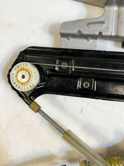 2009-2017 BMW 5 Series GT F07 Rear Door Window Regulator with Motor 7197918