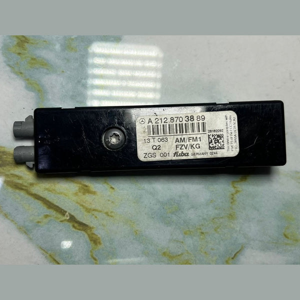 2012-2018 Mercedes-Benz CLS550 Antenna Amplifier Module A2128703889 W212 E-Class
