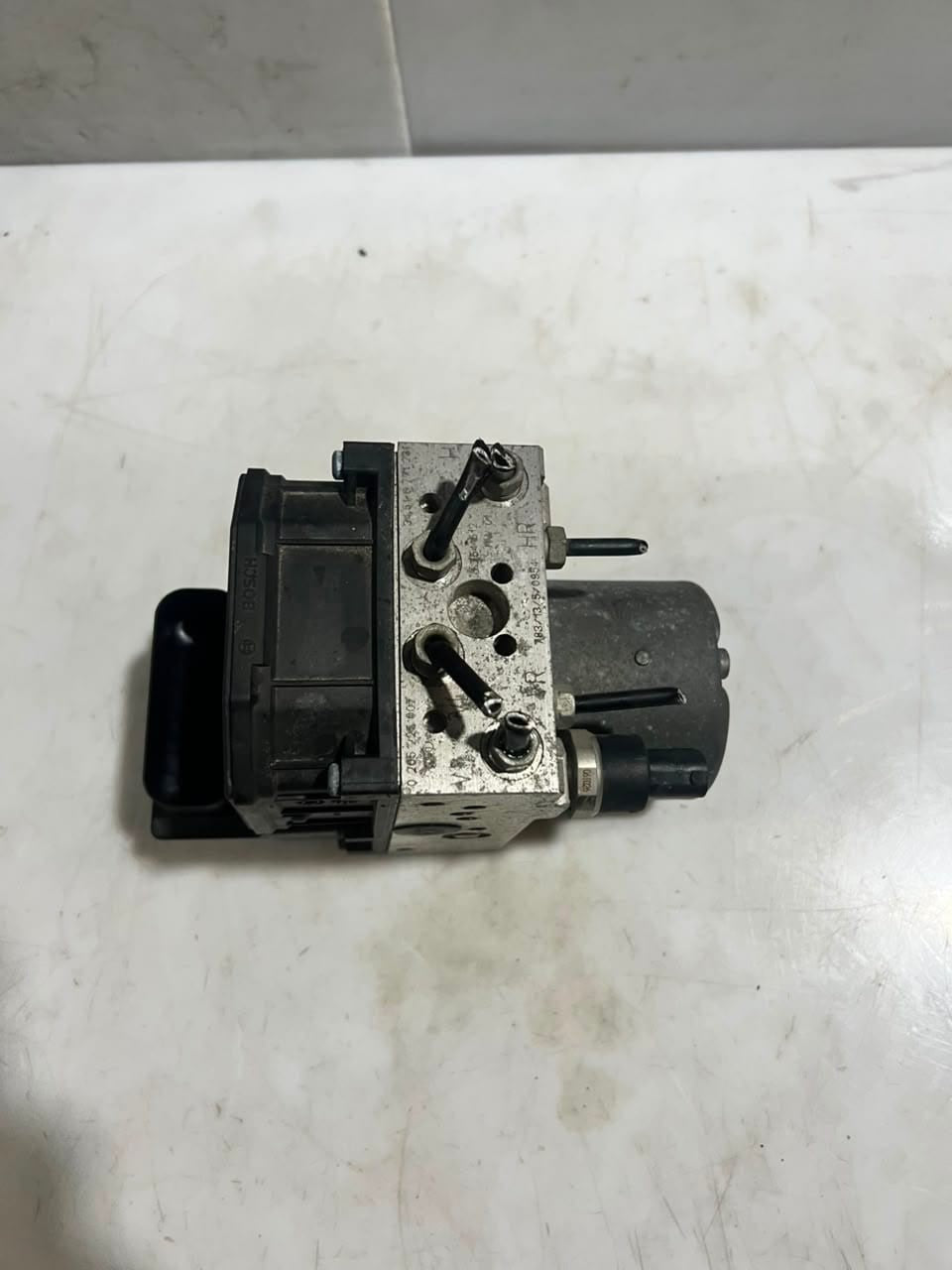 2006-2008 BMW 7 Series 750i and 750Li E65 E66 ABS Pump Module 6771233 OEM
