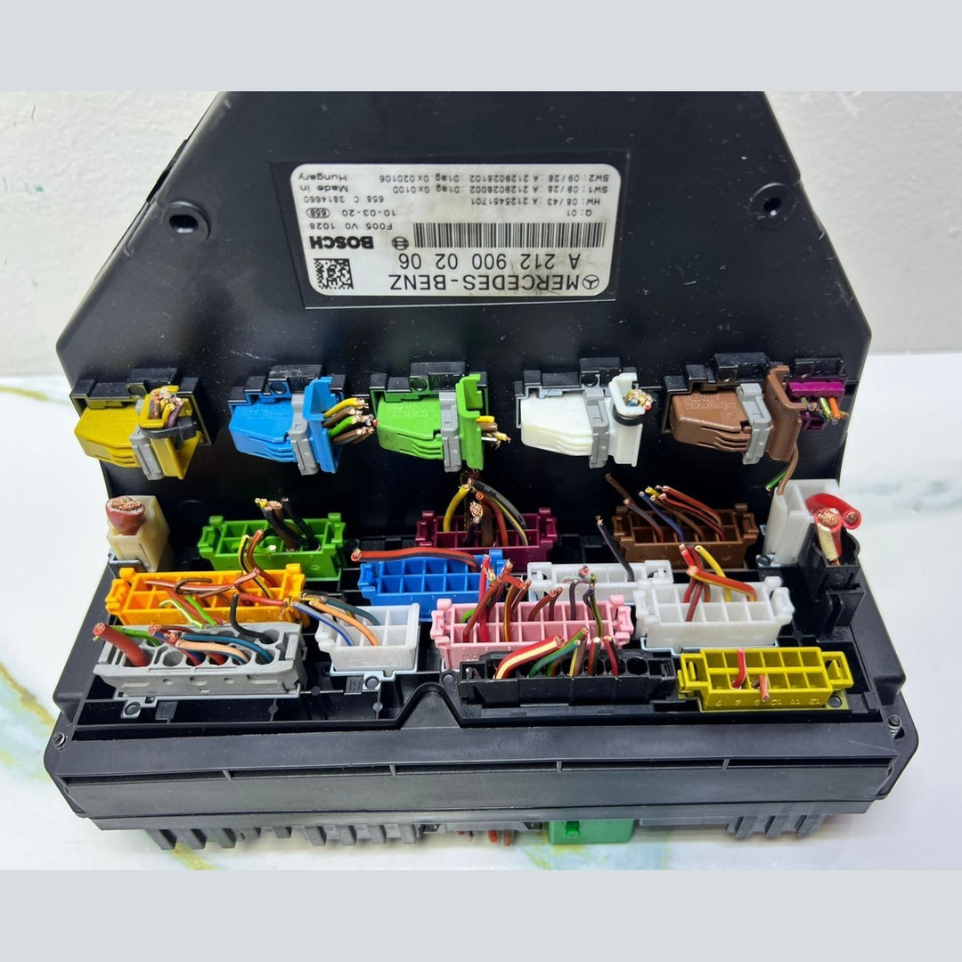 10-16 Mercedes-Benz W212 W204 Front SAM Module Relay Fuse Box A212 9000206 OEM