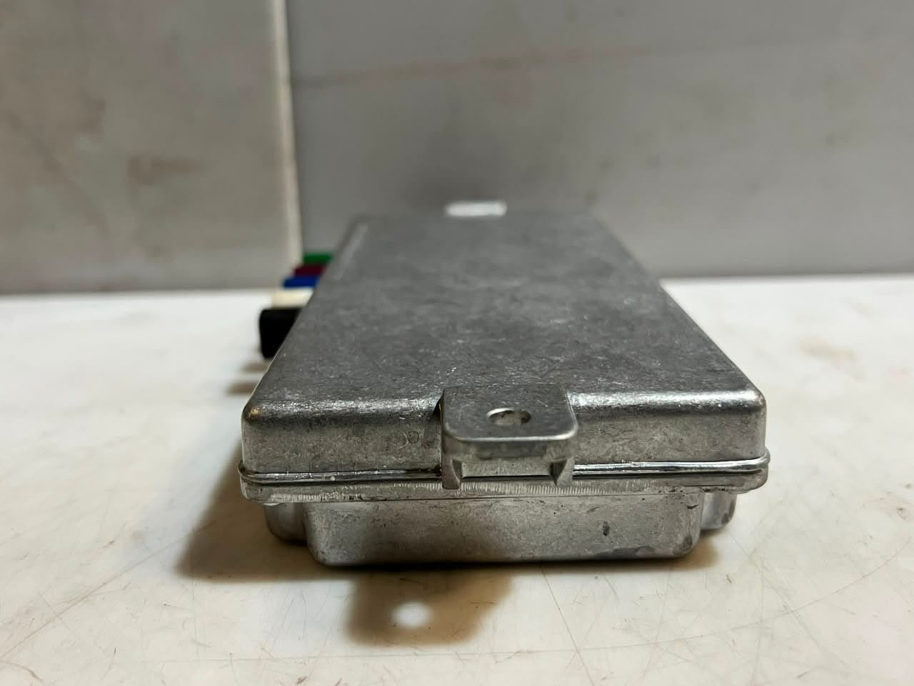 BMW 640i 6' 4' F06 F32 F30 Control Unit Top Rear Side View Module 9393952
