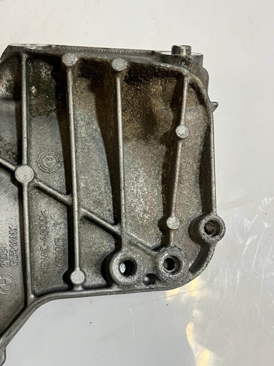 2015-2018 BMW M4 2' M2 F87 F22 F23 Air Conditioning Compressor Bracket 7585167