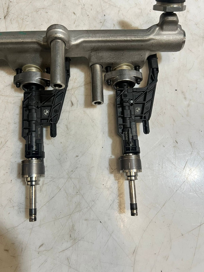 2019-2022 BMW X3 3 Series G20 G21 High Pressure Fuel Injection Rail 8665633 OEM