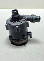 Load image into Gallery viewer, BMW Auxiliary Water Pump Electric 8638237 5 Series G30 8 Series G15 OEM