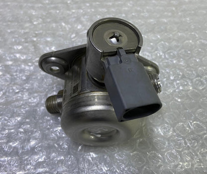 OEM BMW F20 F22 F11 Petrol N55 High Pressure Fuel Injection Pump 7610761 BOSCH