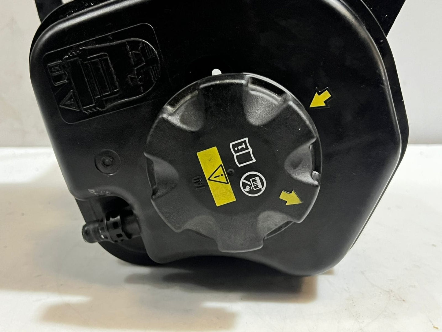 2008-2019 BMW X5 E70 F15 F85 X6 E71 F16 WATER Coolant Expansion Tank 7647290 OEM