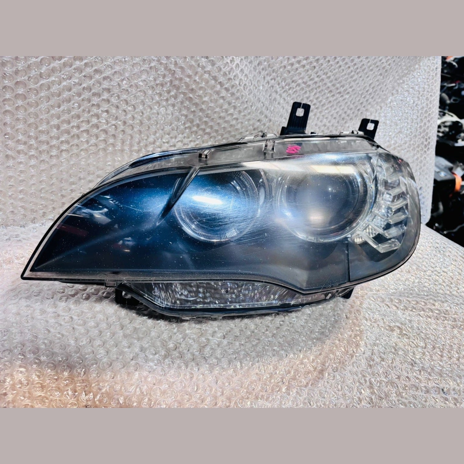 Bmw X6 E71 LHS Headlight Xenon 2010 to 2012 7271359 assymble used