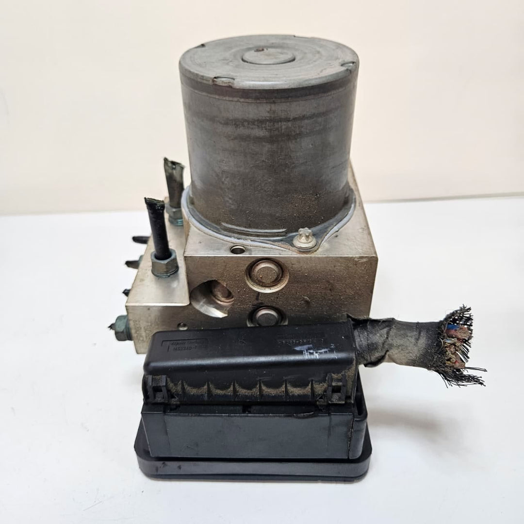 BMW 5 7 Series F11 F01 F02 ABS Pump 6869402 USED