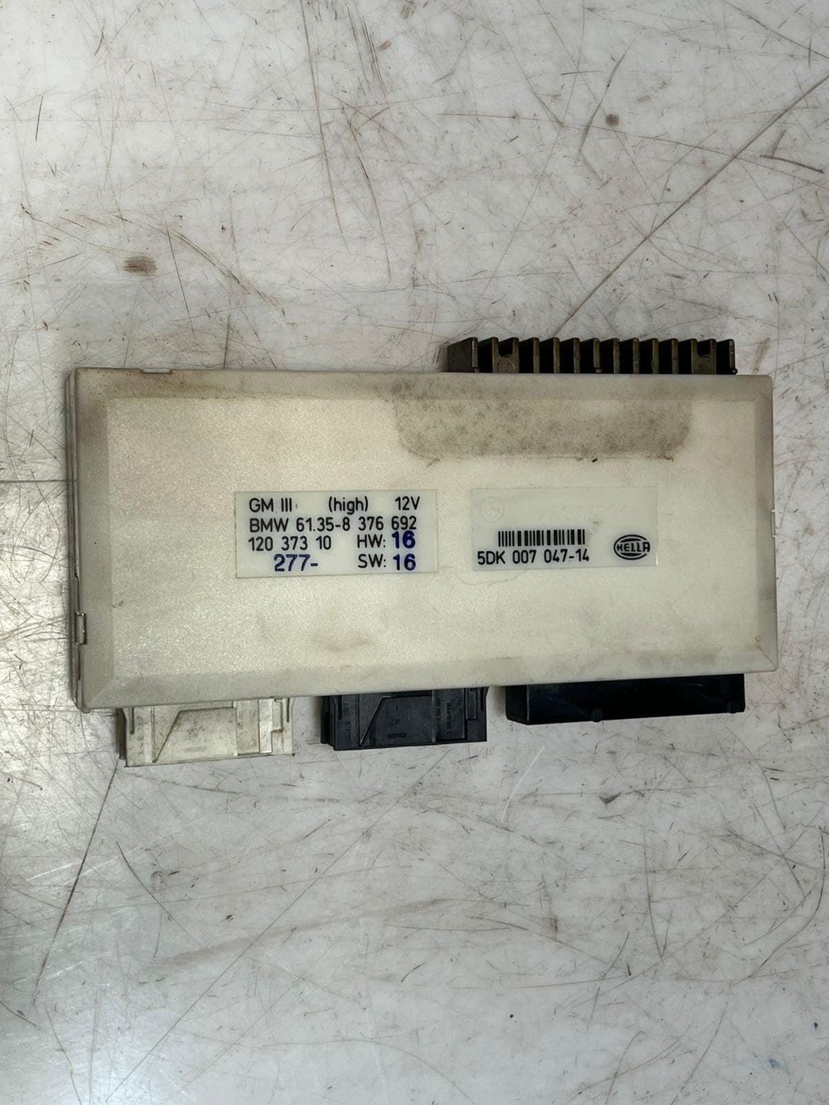 1996-2003 BMW 5 E39 E38 520I GM3 Body Control Module BCM 8376692 OEM