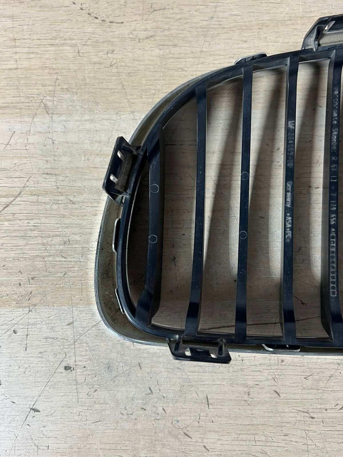 BMW 1 Series E81 E82 E87 LCI E88 Grille Chrome Frame Right O/S 7166440
