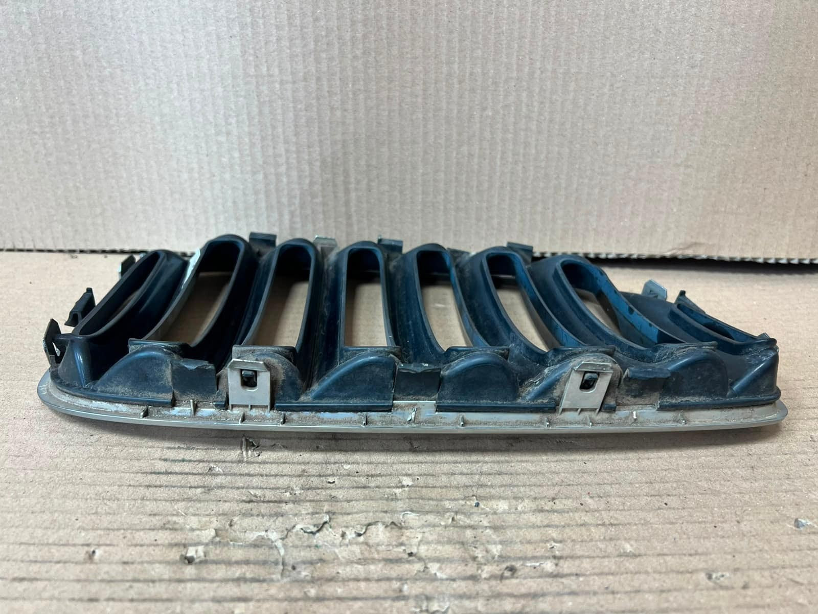 2004-2006 BMW X5 E53 BONNET Front Grille Kidney Left 7124815 OEM