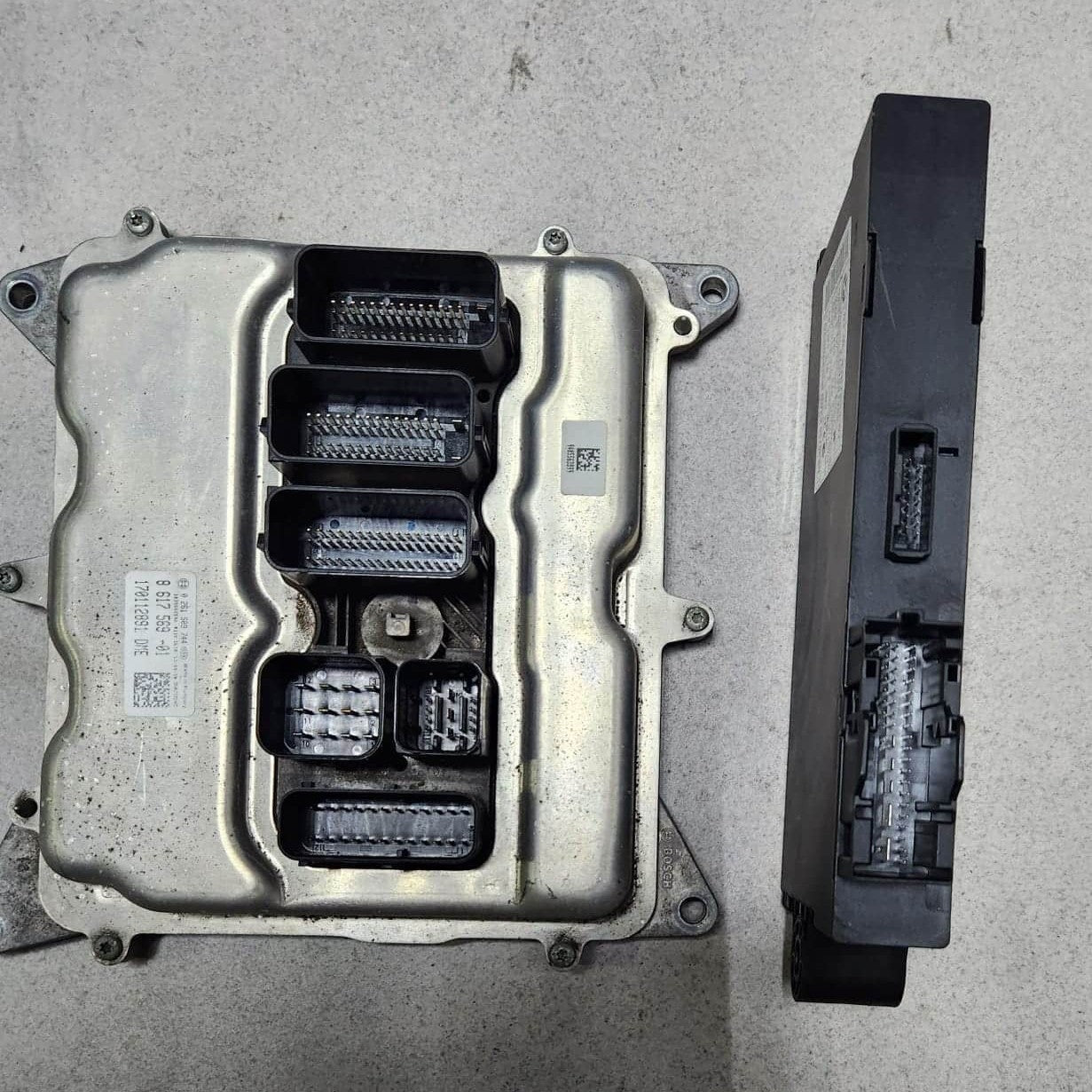 2013-2014 BMW X1 Engine Control Unit ECU Set 8617569 X1 E84 and Z4 E89 with N20 