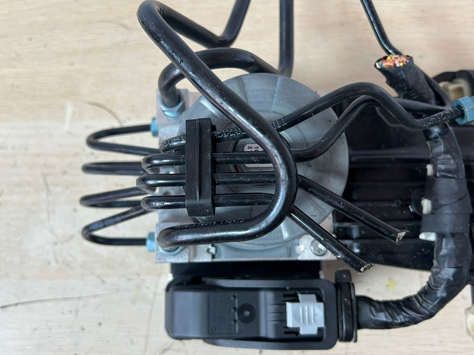 OEM BMW G20 3 Series ABS Pump Modulator Control Unit 1544113 1544112