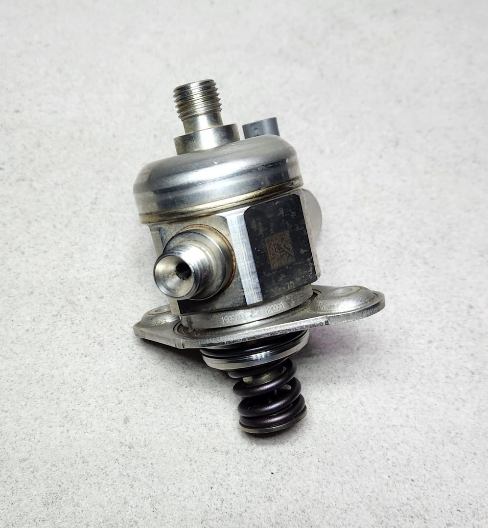 7847204 BMW M3 High Pressure Fuel Pump 7847204 2015-2021 F80 M3 F82 F83 M4 OEM