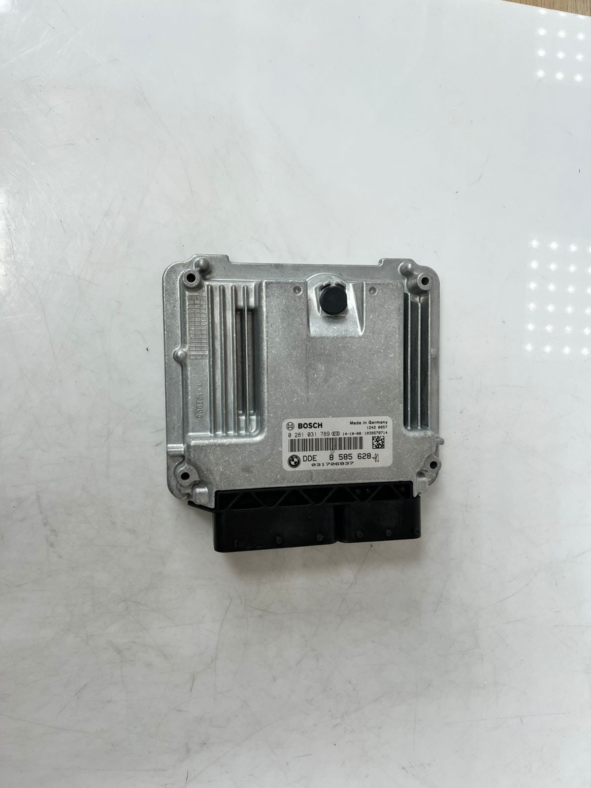 2014-2018 BMW X3 328d DIESEL Engine Control Module ECU DDE 8585628 OEM