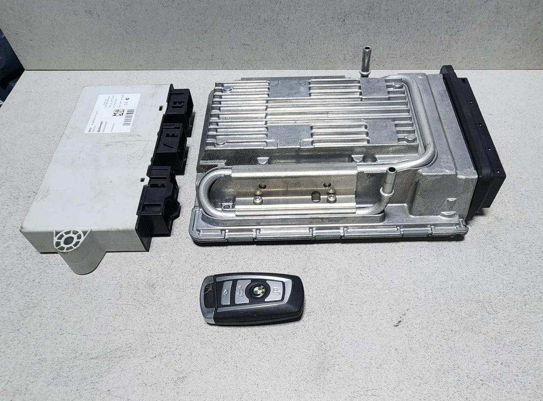 2011-2012 BMW 750i Engine Control Module 7619884  7 Ser F01 F02 F03 F04 ECU SET