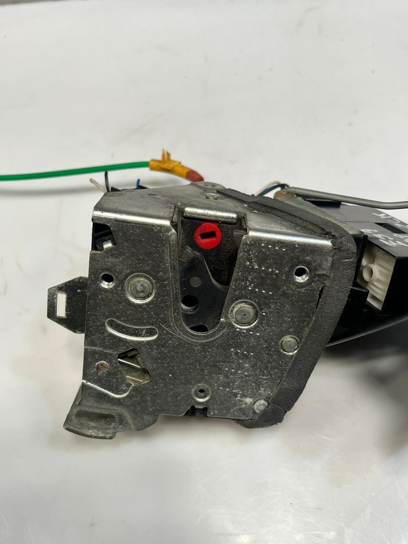 BMW 5 7 Series E39 E38 REAR RIGHT Central Locking Door Lock Actuator 8352165 OEM