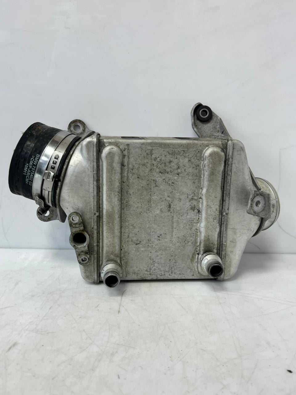 2010-16 BMW 550i 5' 6' X5 F15 X6 N63B44B LEFT Turbocharger Intercooler 7575405