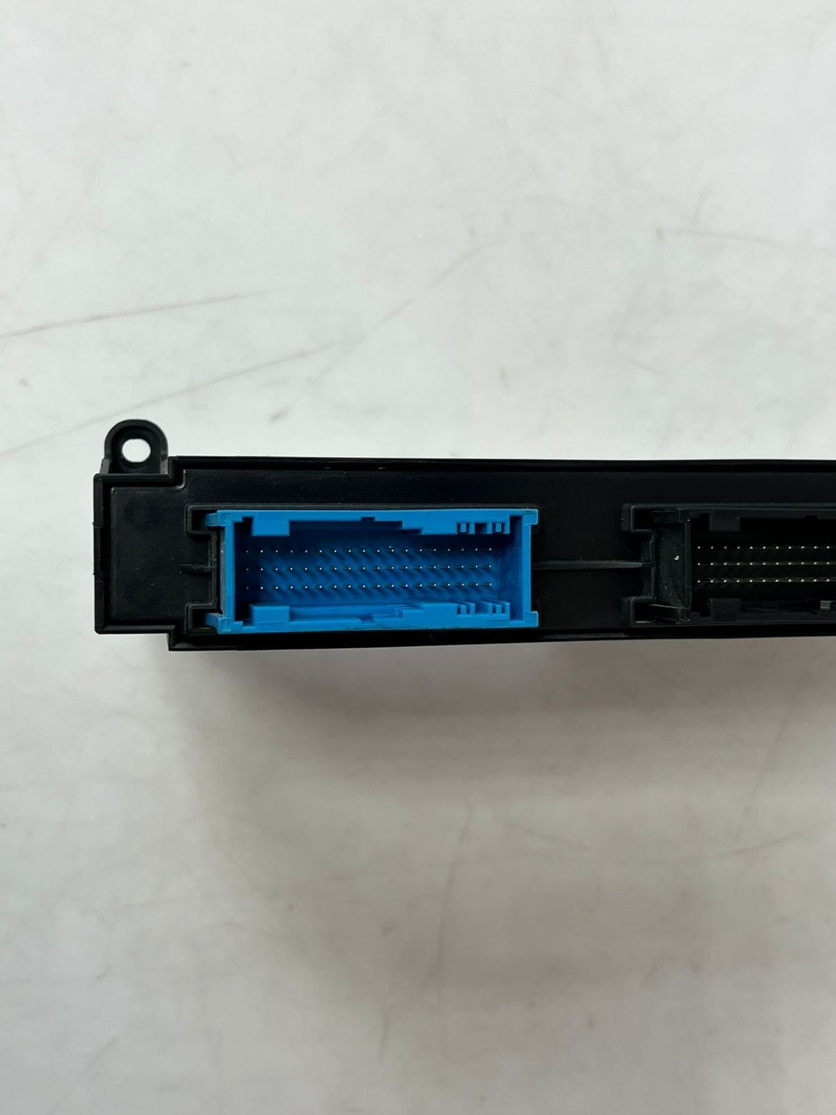 2010-2011 BMW 740i 750i, and 750Li Body Control Module BCM 9226901 OEM