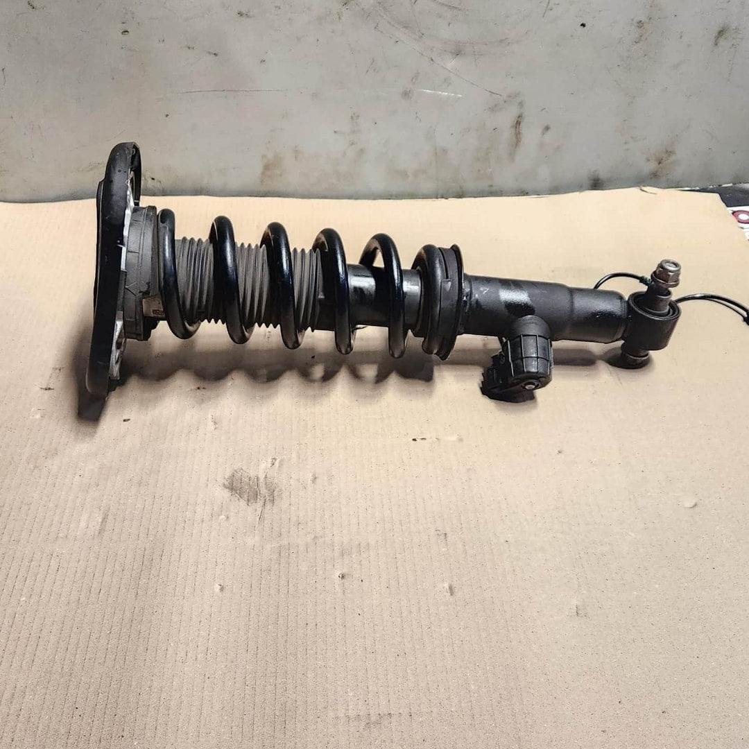 2019-2023 BMW X5 G05 Shock Absorber 6869023 X5 G05 REAR LEFT 