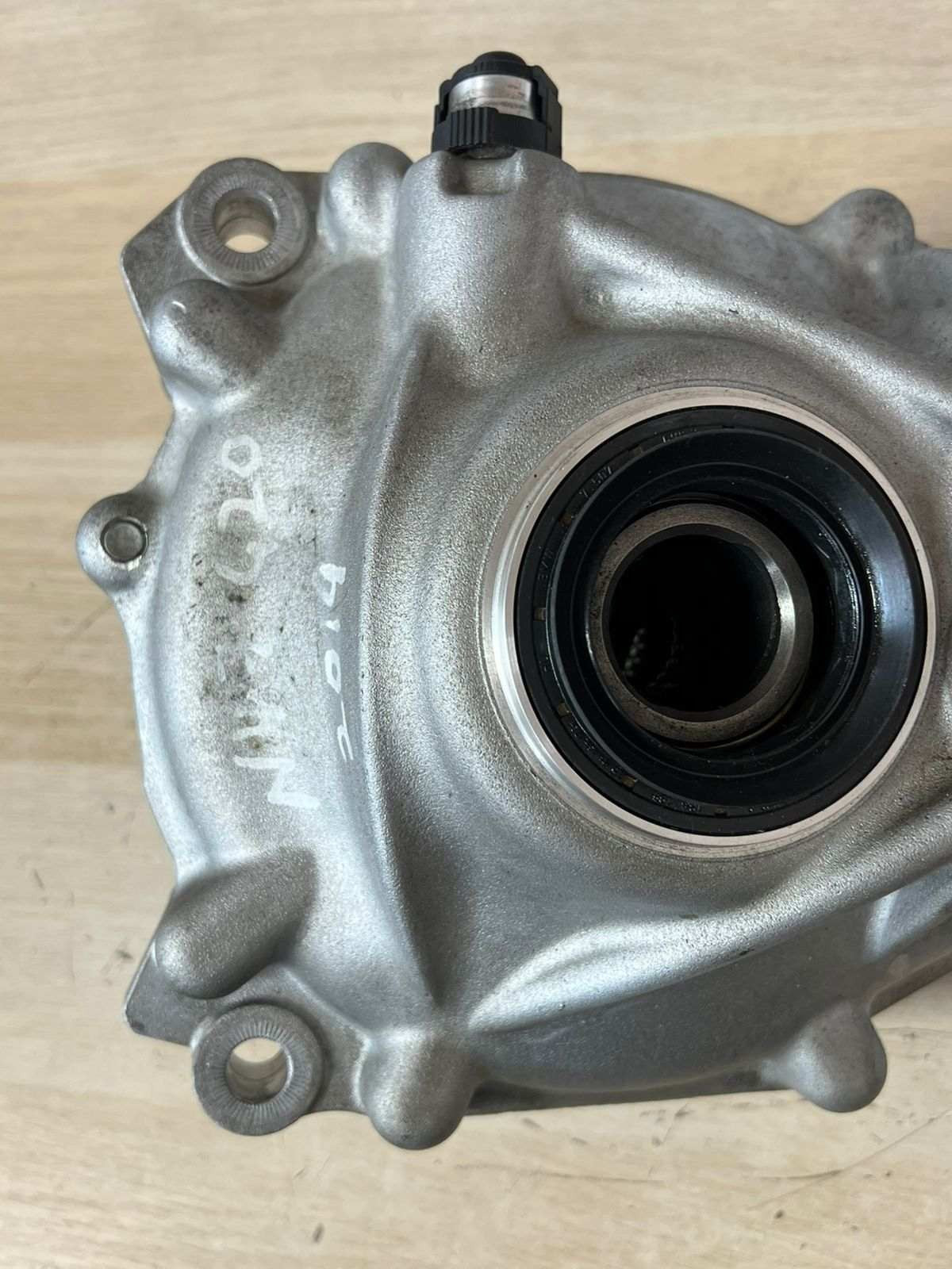 BMW Front Differential 8623110 2.81 ratio for BMW F22 F30 F32 F36 F25 F26 F02